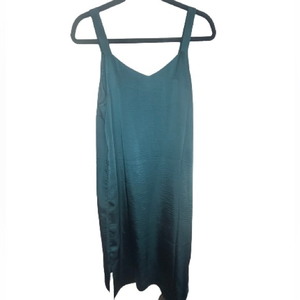 Universal‎ standard slip dress